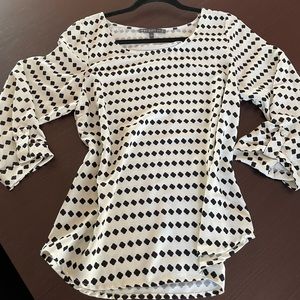 Braxton Ivy clover pattern 3/4 length sleeve blouse